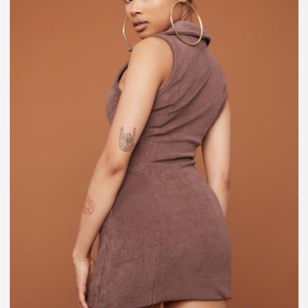 Terry Cloth Athletic Style Dress - Picture 4 of 8